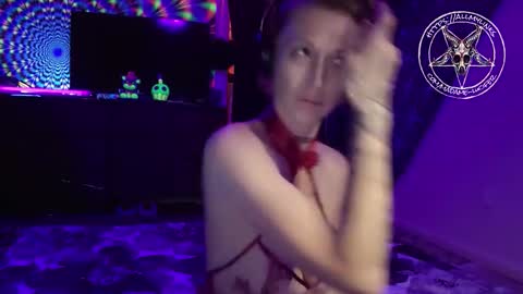 Snapshot of madame_lucifer chatting on 02/06/26, 05:56 Madame Lucifer online show from 02/06/26, 05:56