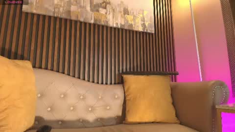 Snapshot of madame_mature1 chatting on 06/22/26, 07:11 Madame online show from 06/22/26, 07:11