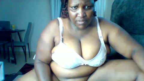 Snapshot of madame_pleasure40 chatting on 05/08/26, 06:19 madame_pleasure40 online show from 05/08/26, 06:19