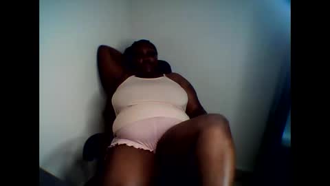 Snapshot of madame_pleasure40 chatting on 05/10/26, 08:58 madame_pleasure40 online show from 05/10/26, 08:58