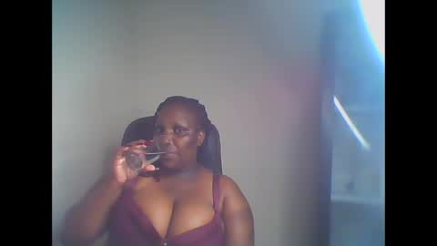 Snapshot of madame_pleasure40 chatting on 05/12/26, 05:26 madame_pleasure40 online show from 05/12/26, 05:26