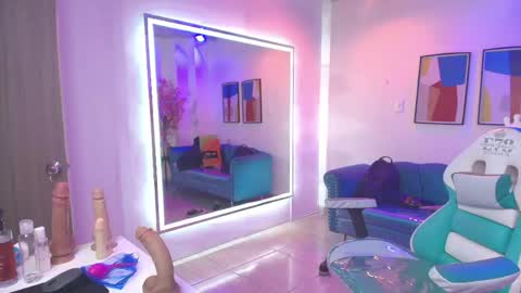 Snapshot of madame_scarllet chatting on 04/15/26, 11:39 Madame Scarllet online show from 04/15/26, 11:39