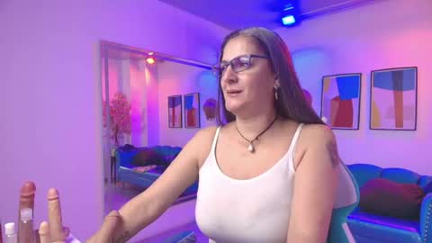Snapshot of madame_scarllet chatting on 04/21/26, 11:27 Madame Scarllet online show from 04/21/26, 11:27