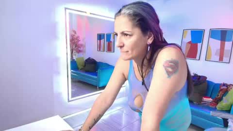 Snapshot of madame_scarllet chatting on 05/12/26, 11:40 Madame Scarllet online show from 05/12/26, 11:40