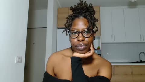 Snapshot of madamindigo chatting on 01/09/26, 01:58 YourMadamIndigo online show from 01/09/26, 01:58