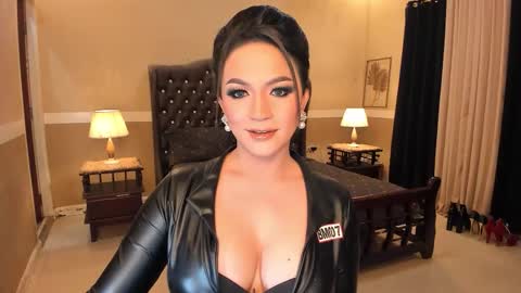 Snapshot of madammistressdominatrixxx chatting on 11/28/25, 10:12 Alison Kloss online show from 11/28/25, 10:12