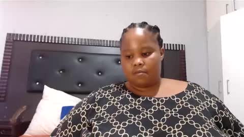 Snapshot of madamzee chatting on 01/02/25, 09:54 madamzee online show from 01/02/25, 09:54