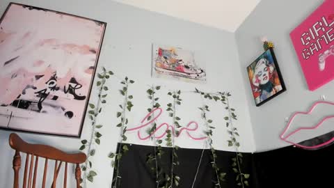 Snapshot of maddi_avalon chatting on 02/06/25, 12:22 Maddi Avalon online show from 02/06/25, 12:22