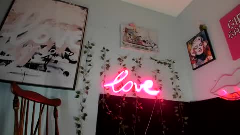 Snapshot of maddi_avalon chatting on 02/24/25, 11:21 Maddi Avalon online show from 02/24/25, 11:21