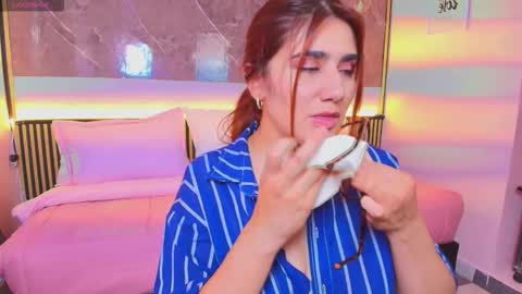 Snapshot of maddie_beauty chatting on 03/25/26, 04:35 Maddie online show from 03/25/26, 04:35