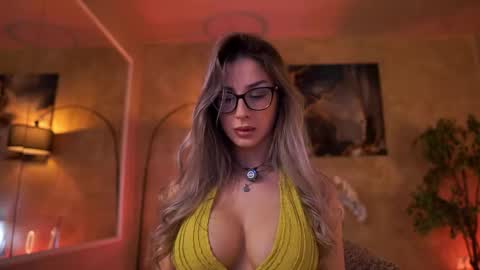 Snapshot of maddiebryggs chatting on 05/17/26, 06:04 Maddie online show from 05/17/26, 06:04