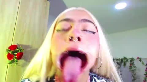 maddiie and clyde online show from 11/02/25, 11:34