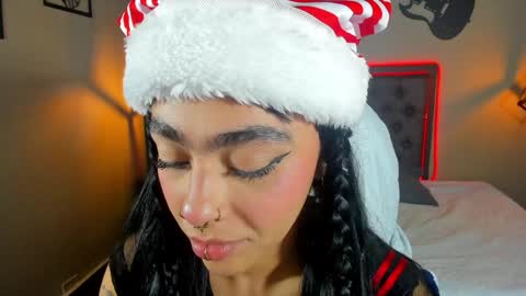 Snapshot of maddiiebrooks chatting on 12/15/24, 06:37 Maddie online show from 12/15/24, 06:37