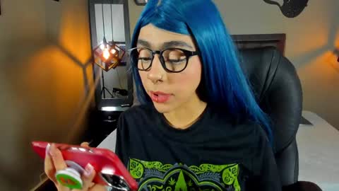 Snapshot of maddiiebrooks chatting on 12/21/24, 01:53 Maddie online show from 12/21/24, 01:53