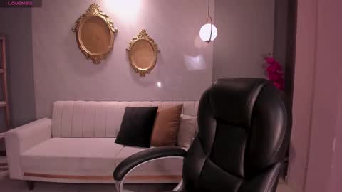 Maddison online show from 11/18/25, 07:18