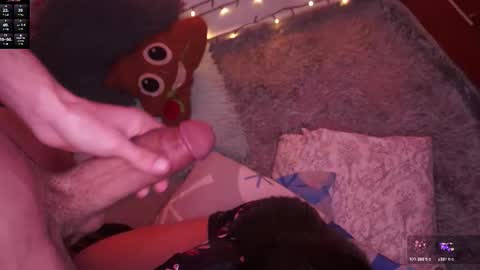 Snapshot of maddisrock chatting on 12/16/25, 10:09 madis online show from 12/16/25, 10:09