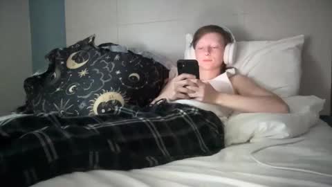 Snapshot of maddlips chatting on 04/20/26, 09:49 Rat Boy online show from 04/20/26, 09:49