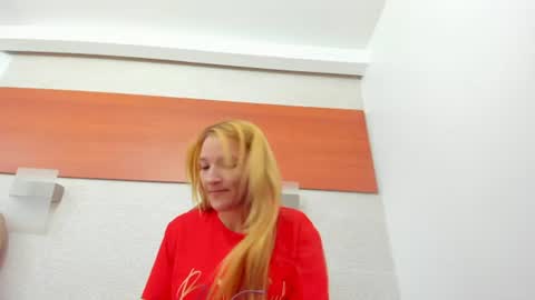 Snapshot of maddy_cartter chatting on 07/25/26, 10:46 maddy cartter online show from 07/25/26, 10:46