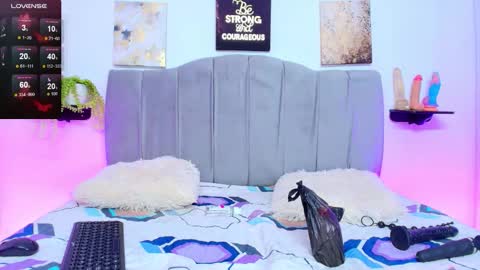 Snapshot of maddy_estheer chatting on 11/14/25, 07:34 maddy online show from 11/14/25, 07:34