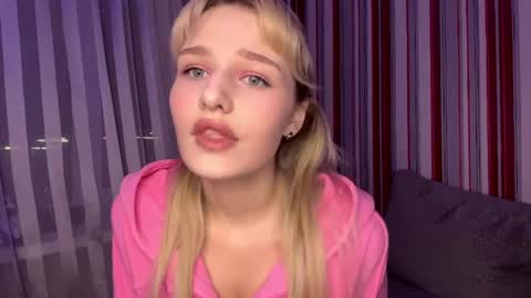 Snapshot of maddy_lovell chatting on 03/31/26, 03:56 Maddy online show from 03/31/26, 03:56