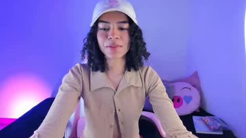 Snapshot of maddy_parker__ chatting on 11/28/25, 01:08 maddy_parker__ online show from 11/28/25, 01:08