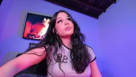 Snapshot of maddy_rios chatting on 02/20/25, 06:06 maddy_rios online show from 02/20/25, 06:06