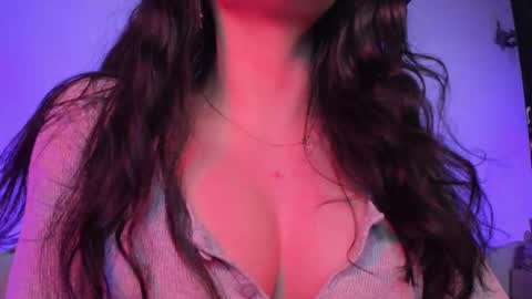 Snapshot of maddy_rios chatting on 02/27/25, 05:13 maddy_rios online show from 02/27/25, 05:13