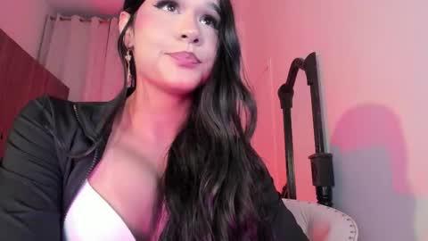 Snapshot of maddy_rios chatting on 01/15/26, 07:24 maddy_rios online show from 01/15/26, 07:24