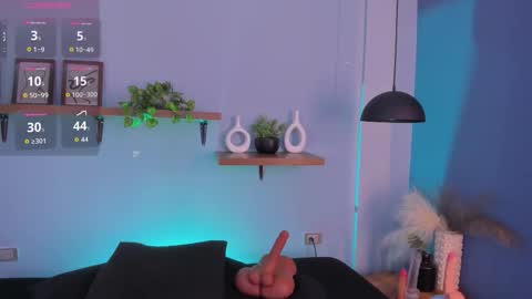 Snapshot of maddy_walker chatting on 11/19/25, 11:32 Maddy online show from 11/19/25, 11:32