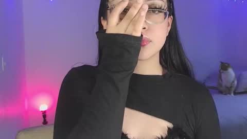 Snapshot of maddyghost chatting on 12/19/25, 10:28 Please followme and rate me your thumbs up online show from 12/19/25, 10:28