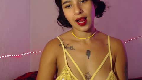 Snapshot of made_lover1999 chatting on 02/23/25, 06:12 Made online show from 02/23/25, 06:12