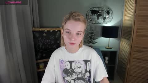 Snapshot of madelaines chatting on 12/20/25, 08:43 madelaines online show from 12/20/25, 08:43