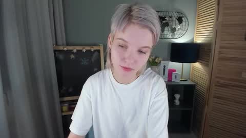 Snapshot of madelaines chatting on 01/14/26, 10:54 madelaines online show from 01/14/26, 10:54