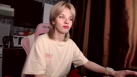 madelaines online show from 05/28/26, 05:32