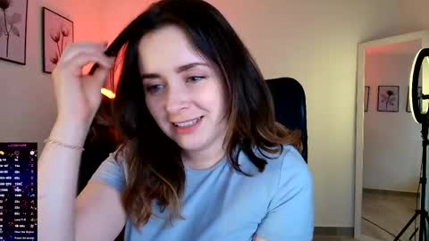 Snapshot of madelamee chatting on 04/19/26, 09:28 madelamee online show from 04/19/26, 09:28