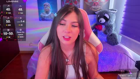 Snapshot of madeleine_shinobi chatting on 12/18/24, 08:14 Emily Only Fans online show from 12/18/24, 08:14