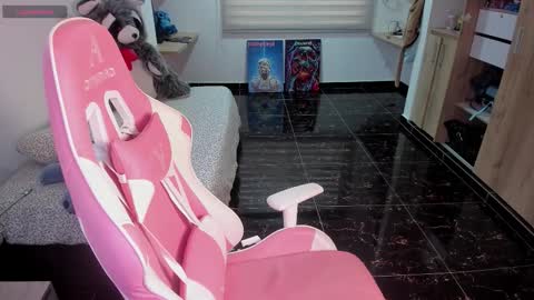 Snapshot of madeleine_shinobi chatting on 02/06/26, 10:24 Emily Only Fans online show from 02/06/26, 10:24