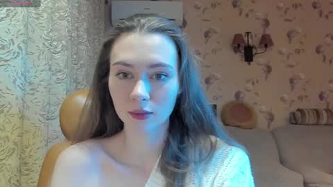 Snapshot of madeleinequincy chatting on 01/17/25, 01:47 madeleinequincy online show from 01/17/25, 01:47