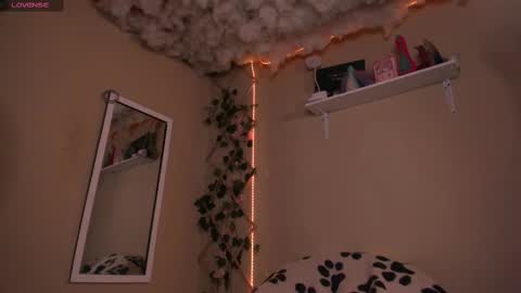 Madeline  online show from 09/15/25, 02:00