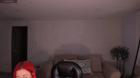 Snapshot of madelinefox_ chatting on 01/14/26, 09:26 Madeline online show from 01/14/26, 09:26