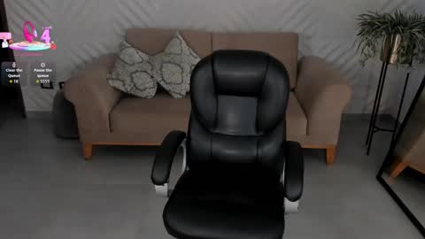 Snapshot of madelinefox_ chatting on 03/06/26, 07:05 Madeline online show from 03/06/26, 07:05