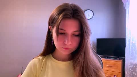 Snapshot of madelinepanagos chatting on 05/27/26, 03:20 Alice online show from 05/27/26, 03:20