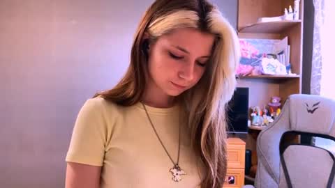 Snapshot of madelinepanagos chatting on 07/22/26, 02:31 Alice online show from 07/22/26, 02:31