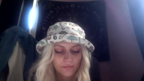 Snapshot of madelinevalentine chatting on 09/08/25, 09:47 madeline online show from 09/08/25, 09:47