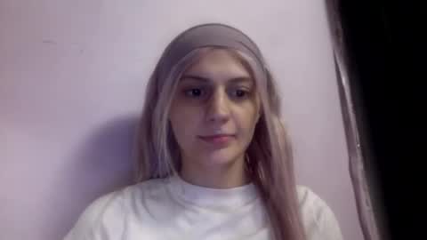 Snapshot of madelinevalentine chatting on 09/29/25, 04:50 madeline online show from 09/29/25, 04:50