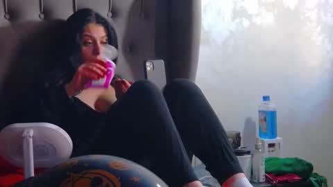 Snapshot of madelynvelure chatting on 11/01/25, 06:26 madelynvelure online show from 11/01/25, 06:26