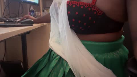 Snapshot of madeson1112 chatting on 11/19/25, 09:09 madeson1112 online show from 11/19/25, 09:09