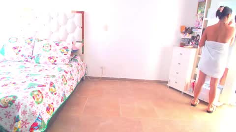 madelyn roses online show from 12/04/24, 04:16