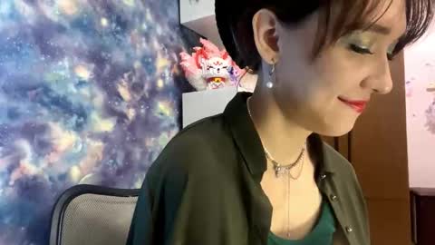 Snapshot of madgeflewelling chatting on 11/07/25, 12:49 madgeflewelling online show from 11/07/25, 12:49