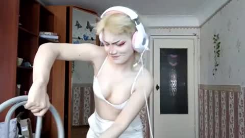 Snapshot of madgezari chatting on 03/13/26, 07:15 Alice Kaneki online show from 03/13/26, 07:15